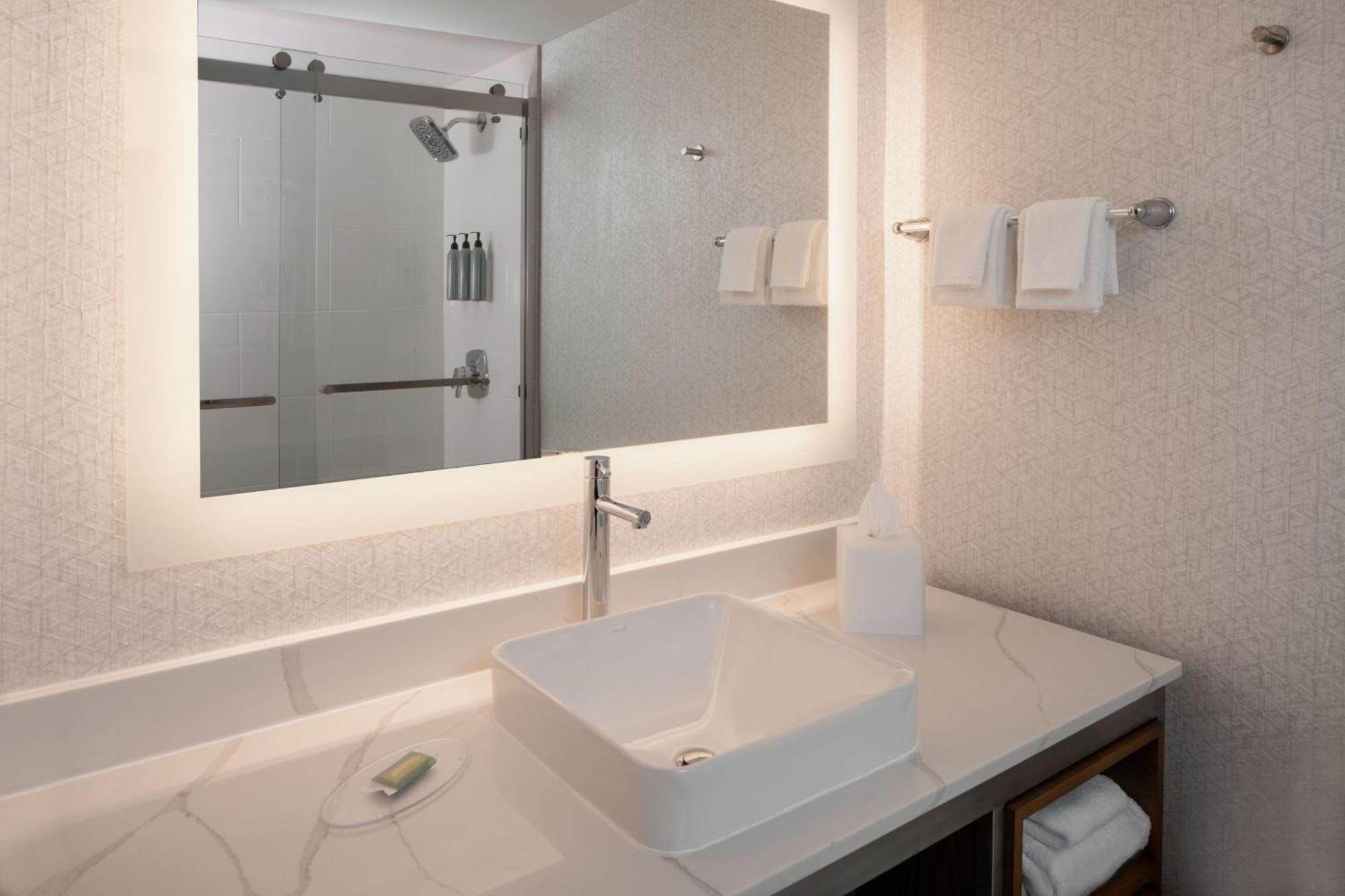 Courtyard Miami Coral Gables Hotell Eksteriør bilde