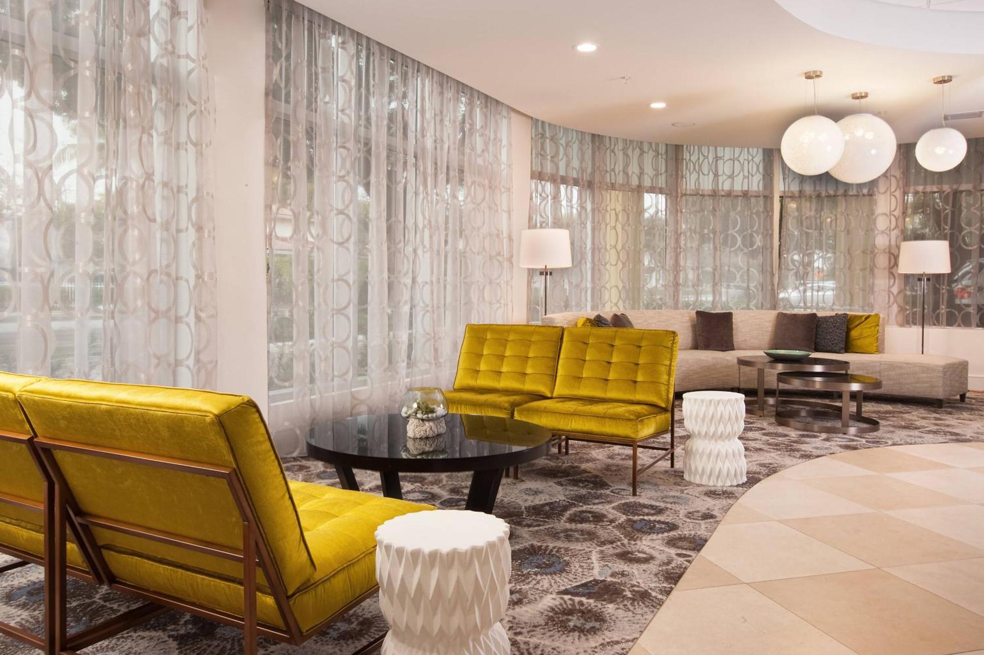 Courtyard Miami Coral Gables Hotell Eksteriør bilde