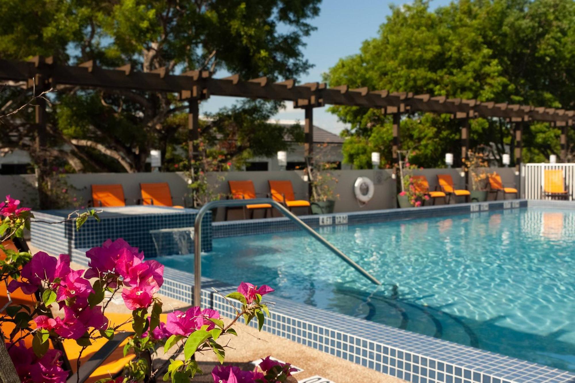 Courtyard Miami Coral Gables Hotell Eksteriør bilde