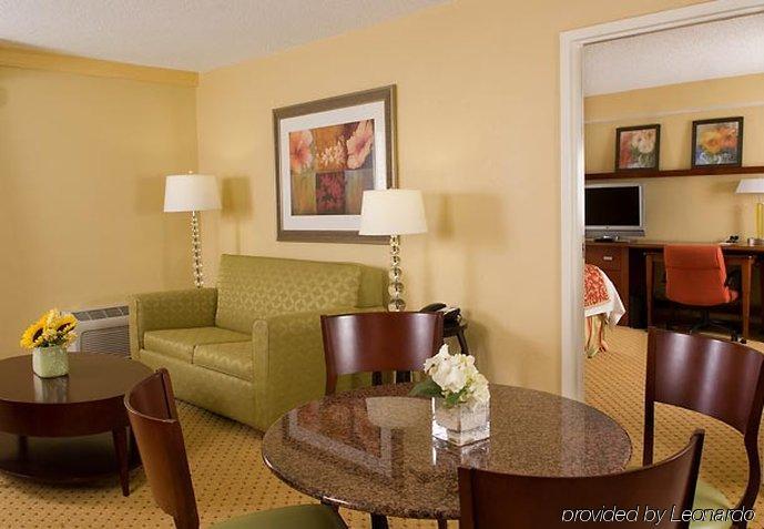 Courtyard Miami Coral Gables Hotell Rom bilde