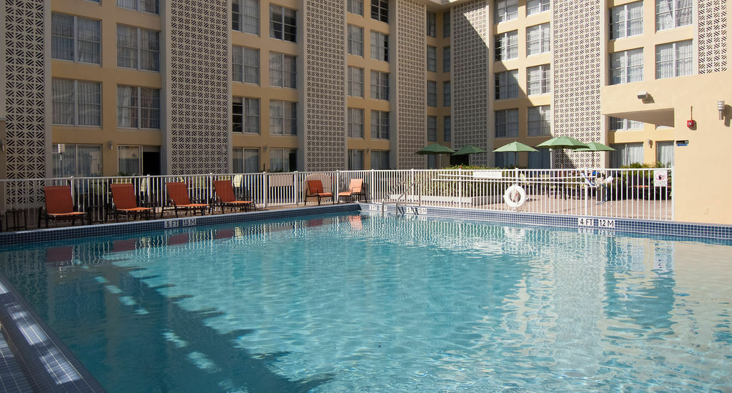 Courtyard Miami Coral Gables Hotell Eksteriør bilde